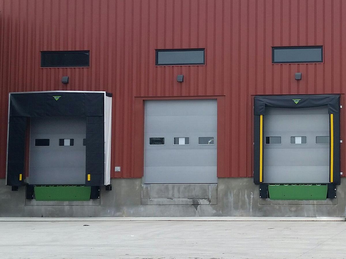 loading dock bays with dock seals and shelters